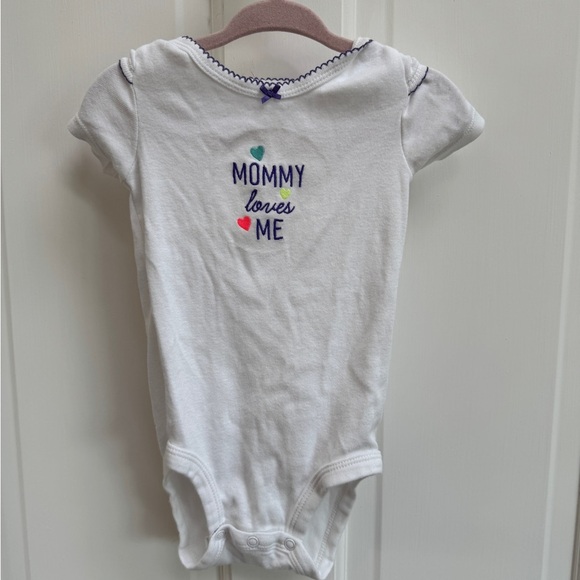 Carter's 12M Girls White Bodysuit with My Mommy Loves Me Short Sleeve Onesie - Picture 1 of 5
